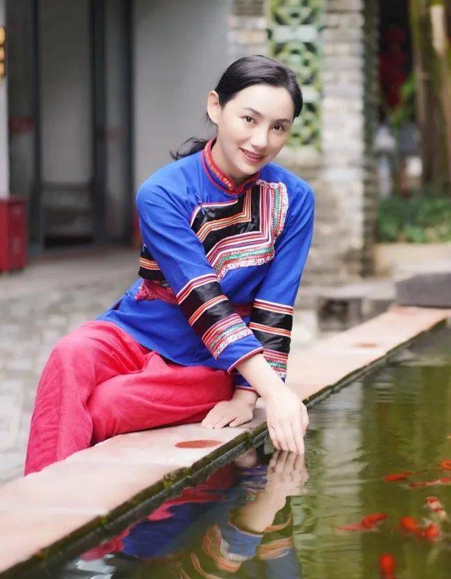 这种梨切开后一天之内都不氧化带您品尝原生态连州水晶梨