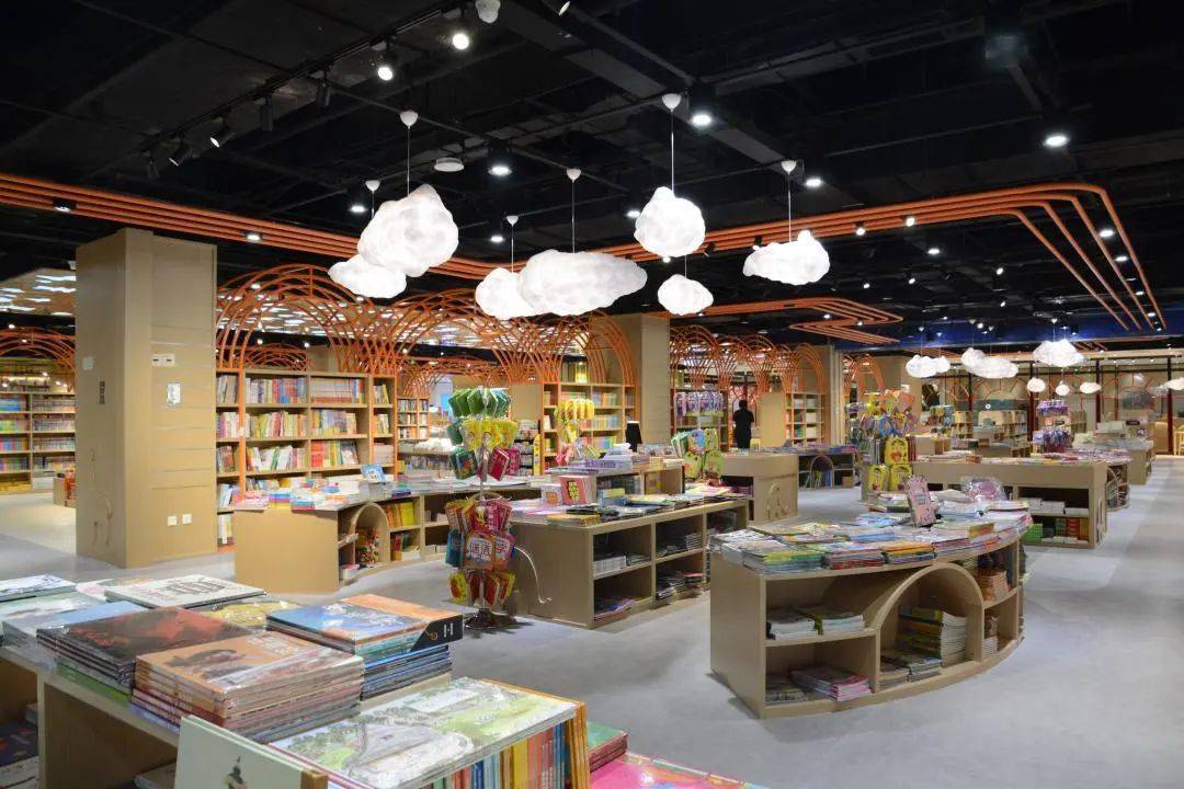 秉承一份初心守护一朵花开唐山市新华书店少儿图书区焕然一新