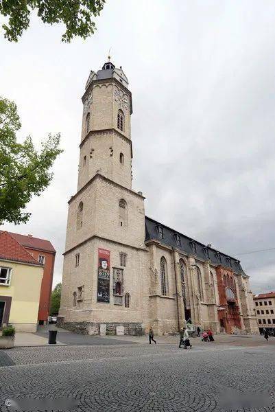 其实这七大奇迹指的是耶拿大学城内的7个值得一看的景观.