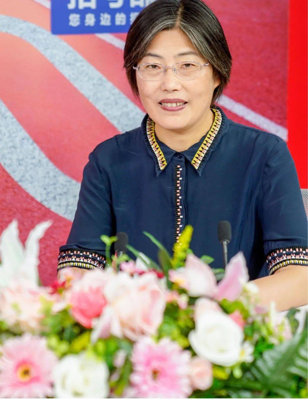 除了重温难忘的三年时光,更是为了感谢帮助过自己的心理老师杨静平