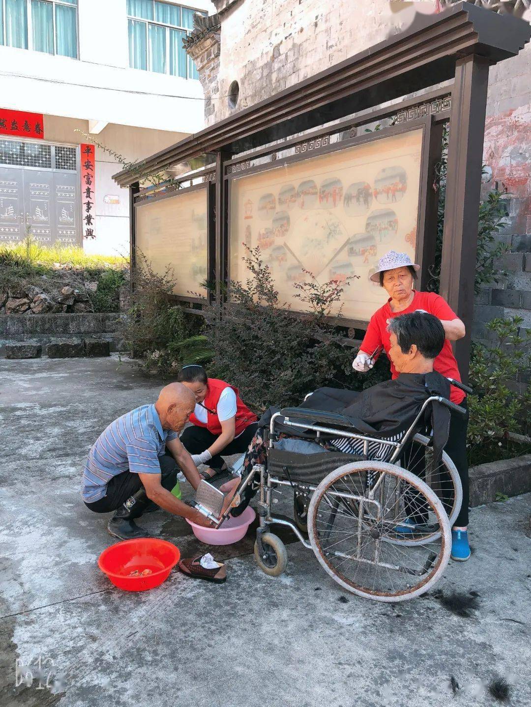 小学生行为规范守则_学守则规范手抄报内容_小学生规范守则有感