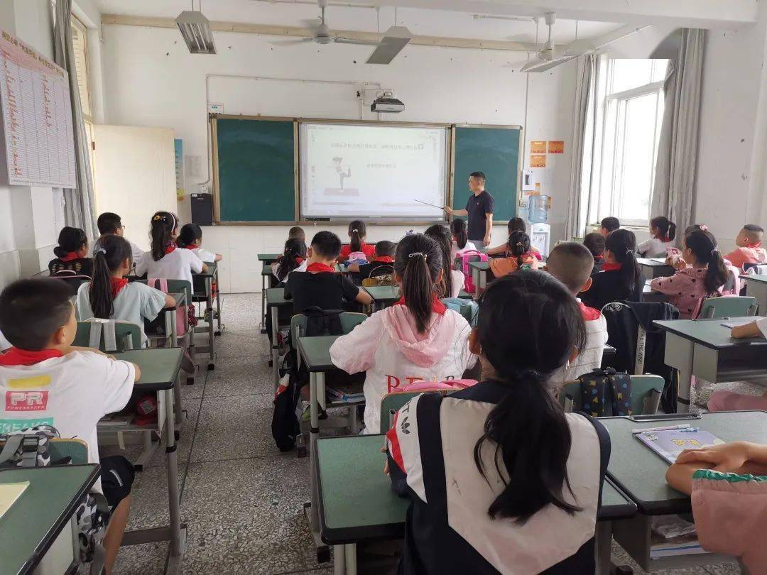 小学△夹关学校△天台学校△西桥九年制学校△邛崃市职业教育中心通过