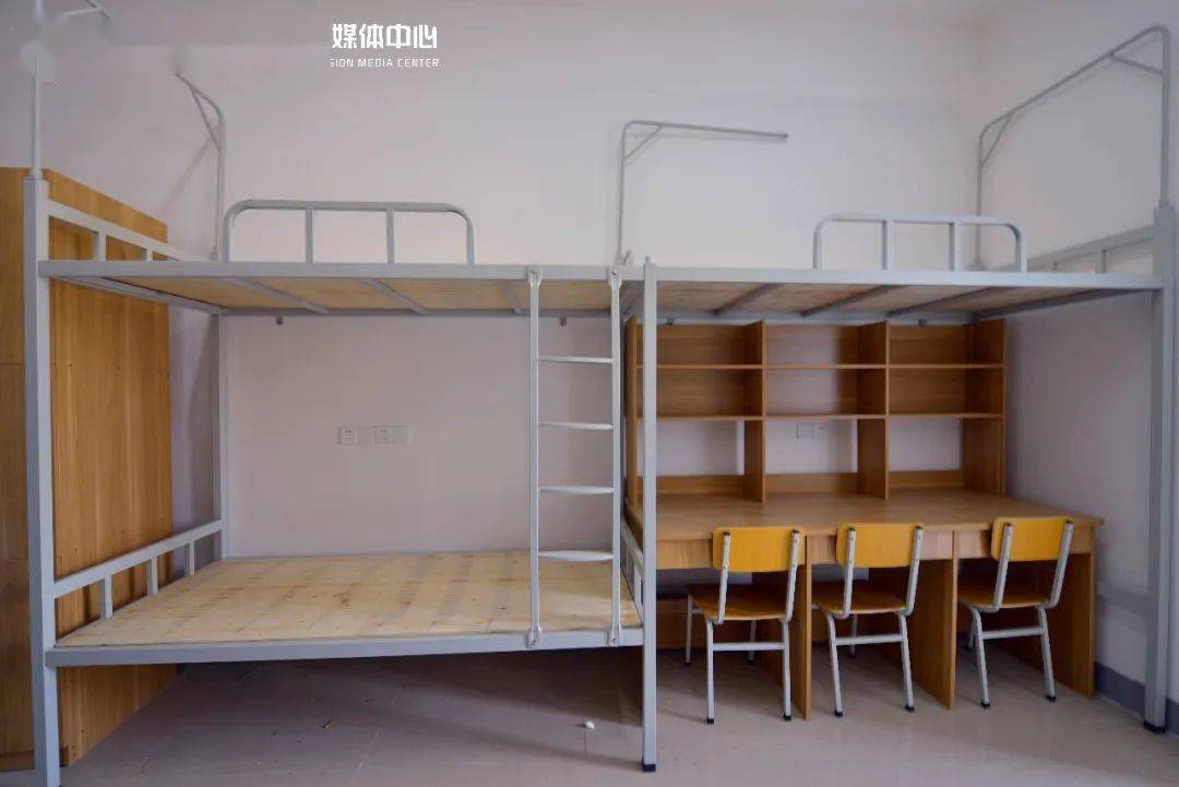 替小二零们先一饱眼福 顺便带回一手资料 新宿舍共两栋 每栋六层 宿舍