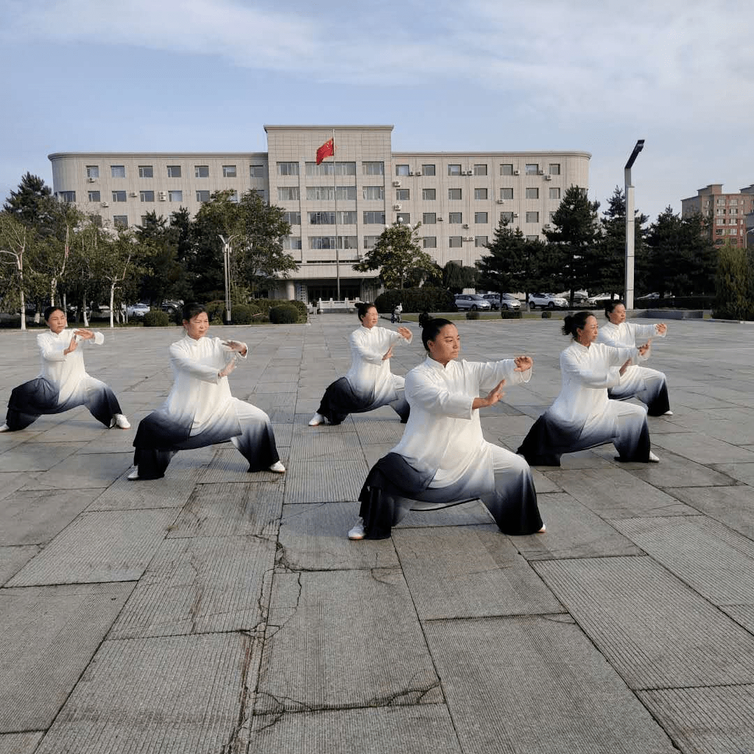 珲春市龙身蛇形太极拳结业证书颁发仪式