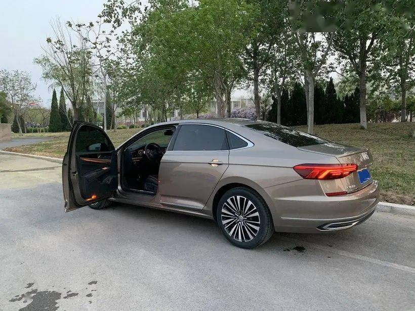 新车推荐帕萨特使用半年有感终于明白b级车标杆之称怎么来