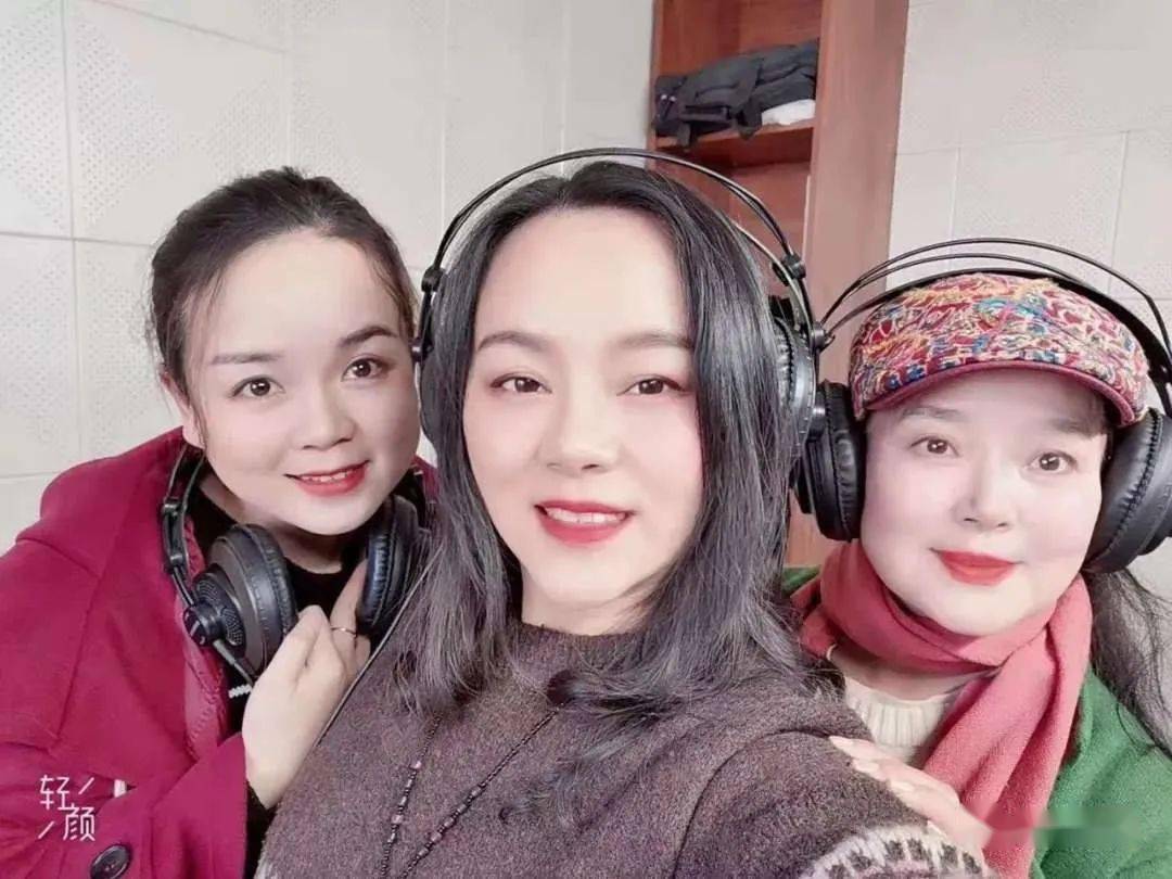 女声组合唱春城天天是春天作词周金城作曲唐天尧