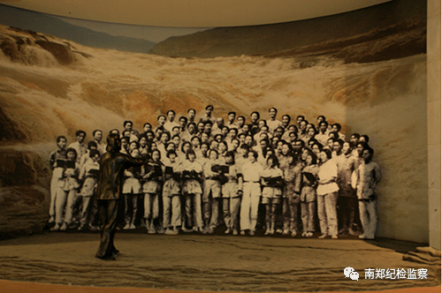 冼星海指挥《黄河大合唱》.