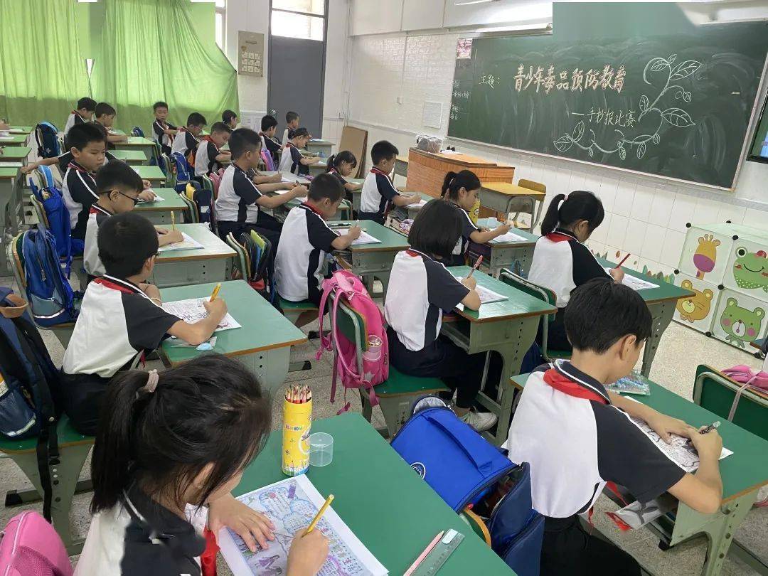 记凤翔小学三年级"青少年毒品预防教育"手抄报比赛