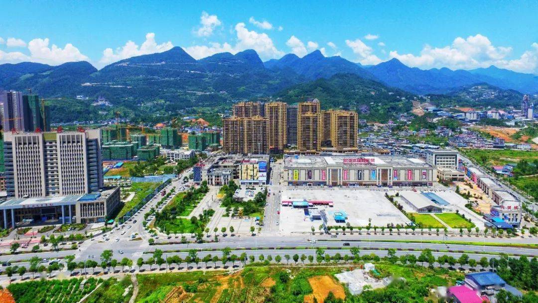 深耕建始地产15年开发商:宏立集团 · 阳光地产新城中心40万㎡恢宏