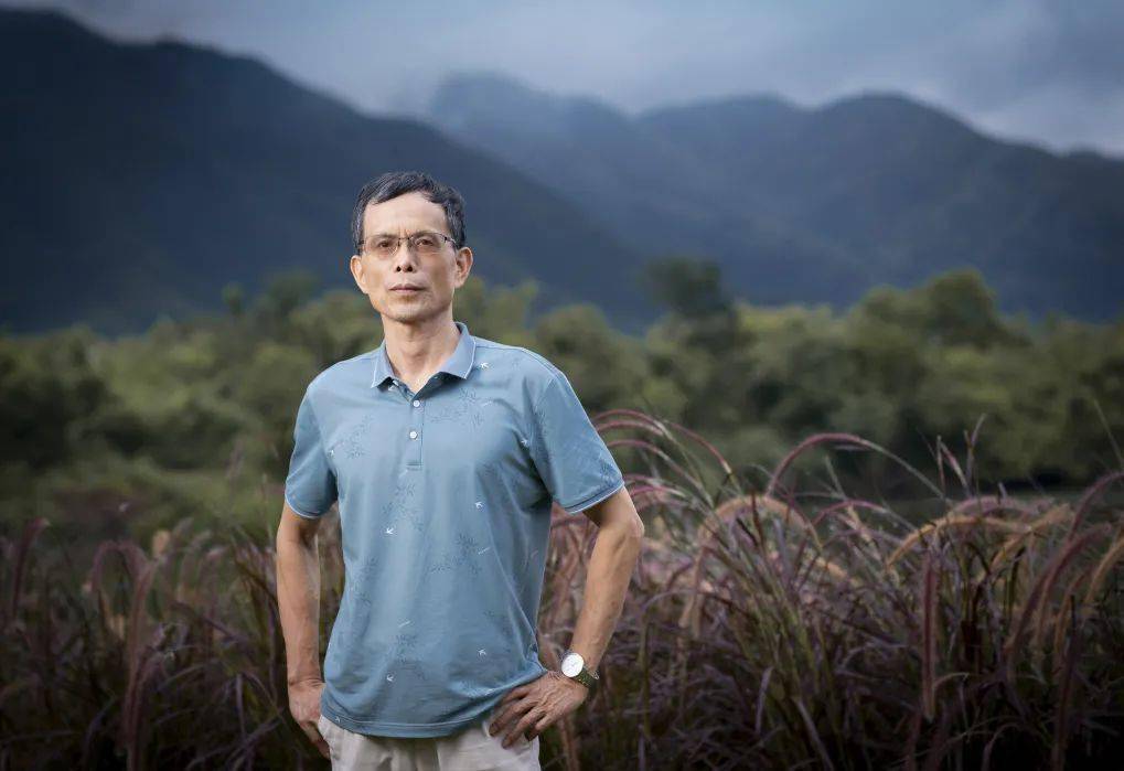 南翔,本名相南翔,教授,一级作家,著有小说,散文,评论《南方的爱》