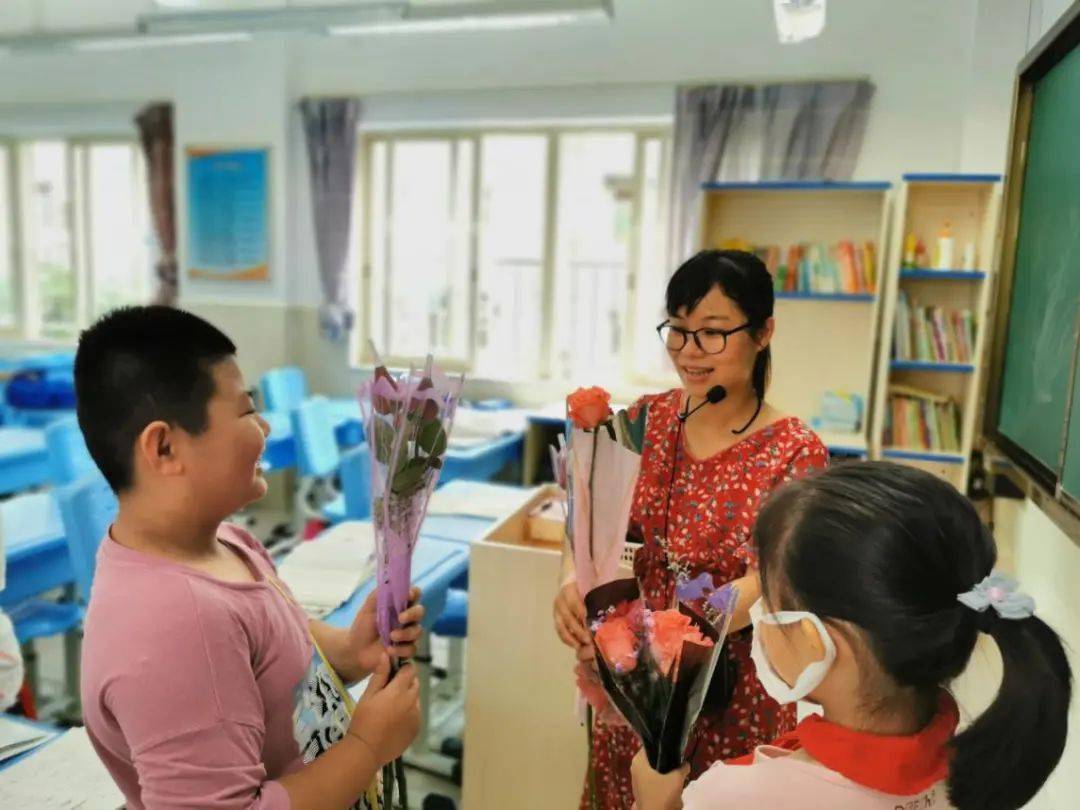 教师节,昌乐小学老师收到"特殊礼物"!来为昌乐娃点赞!
