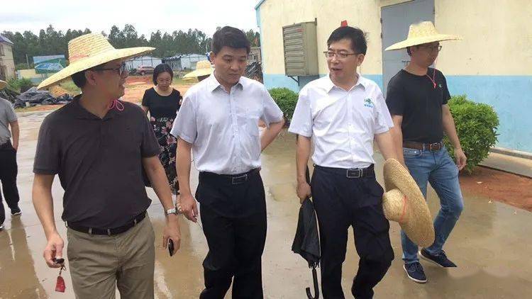 月9日上午,由湛江市科技局钱成副局长带队,市科技局江雄伟科长,陈柏年