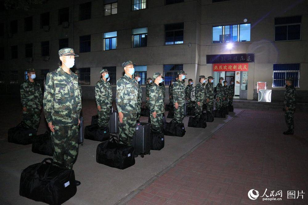 喜迎新兵入营