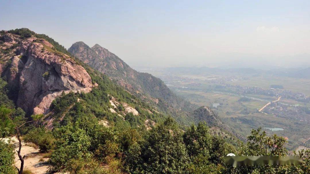 3平方公里,屬永康盆地西郊低山丘陵區,白雲山風景區的自然景觀以雄峙