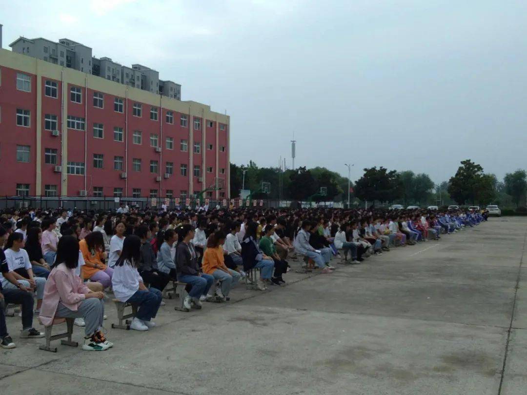 泗县双语中学举行新学期开学典礼_手机搜狐网