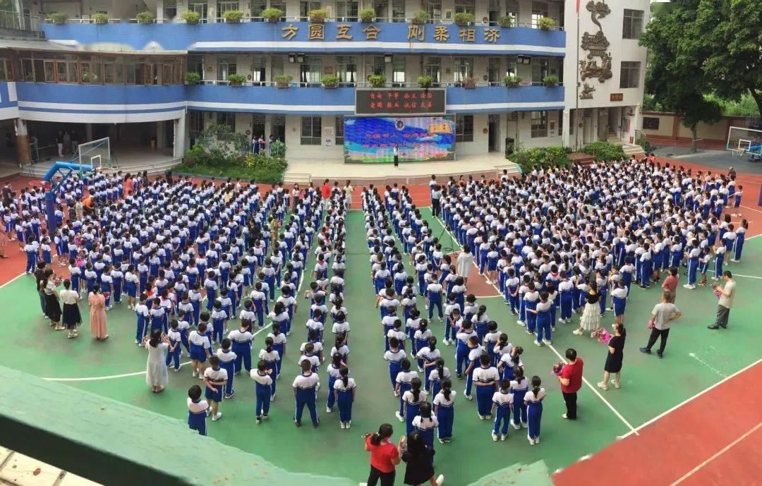 "因为有你,温暖了四季……"今天,他们值得被刷屏