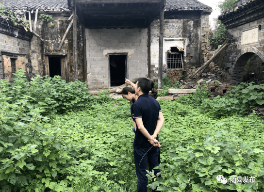 近日,为全面摸清小林镇重点行业职业病危害因素,用人单位的行业,规模