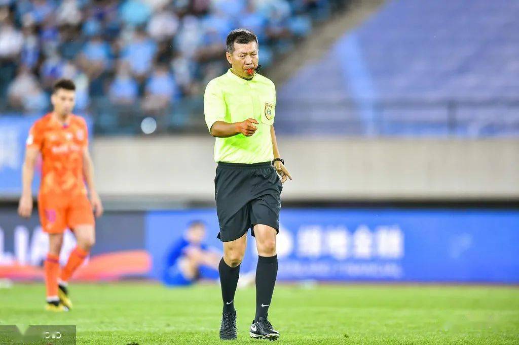 【中超】王哲主哨苏宁富力,王迪执法鲁能恒大