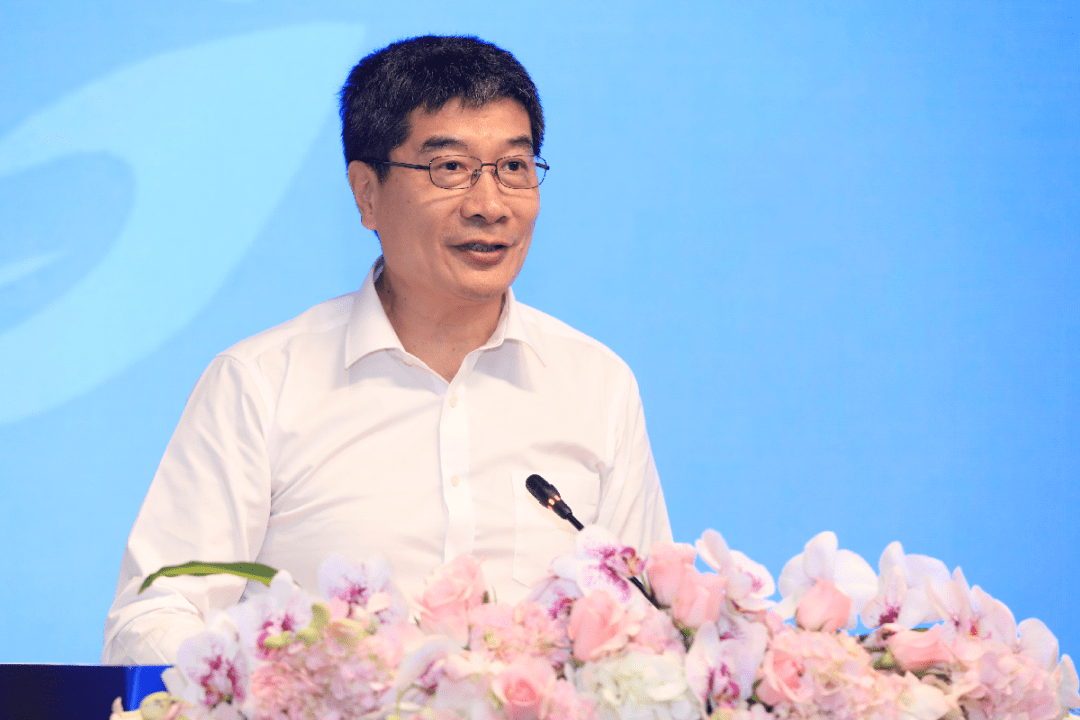 在主题演讲环节,吴大器,袁涛,顾建忠,邱士明分别发言.