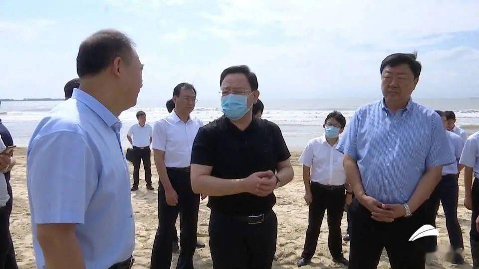 威海乳山银滩垃圾已清理 市长闫剑波:两月内建成新养殖作业区
