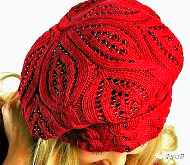 用爱尔兰花型钩织的秋冬帽下