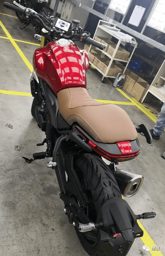 隆鑫无极双缸500ac复古车曝光