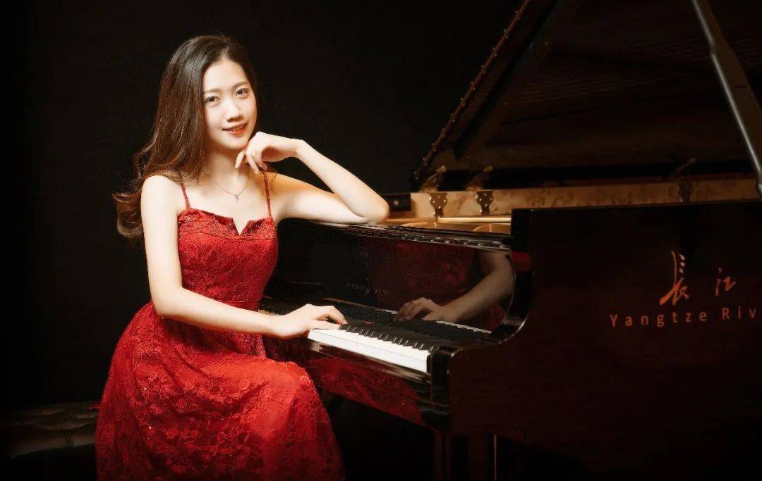 9月16日直播长江钢琴艺术家公益琴友会才华与颜值兼具的古静丹携中外