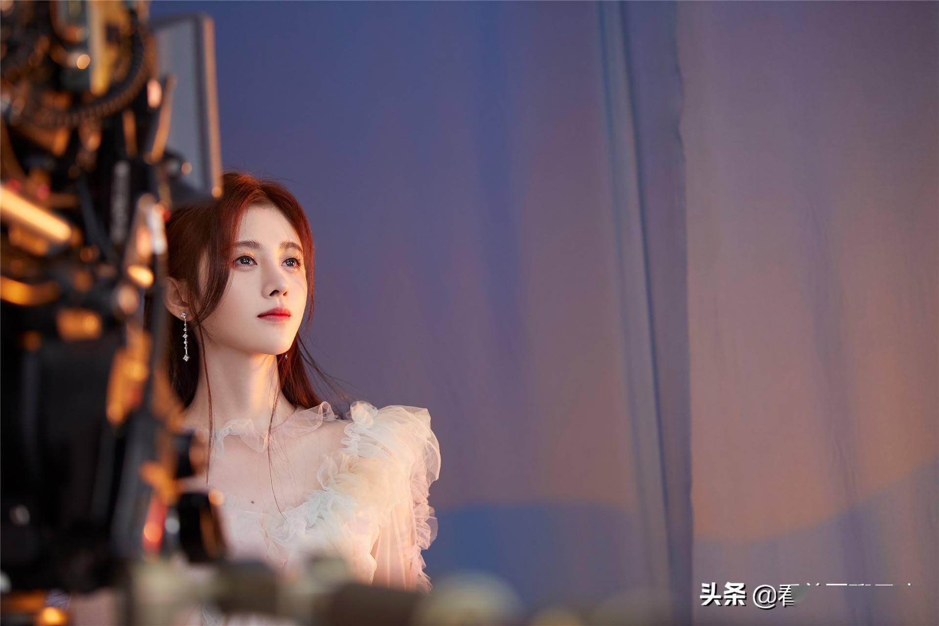 鞠婧祎纱裙甜美高清图片