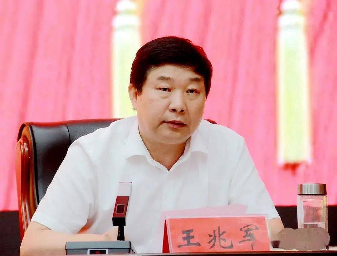 市委常委,新蔡县委书记王兆军表示,新蔡县将始终坚持以人民为中心的