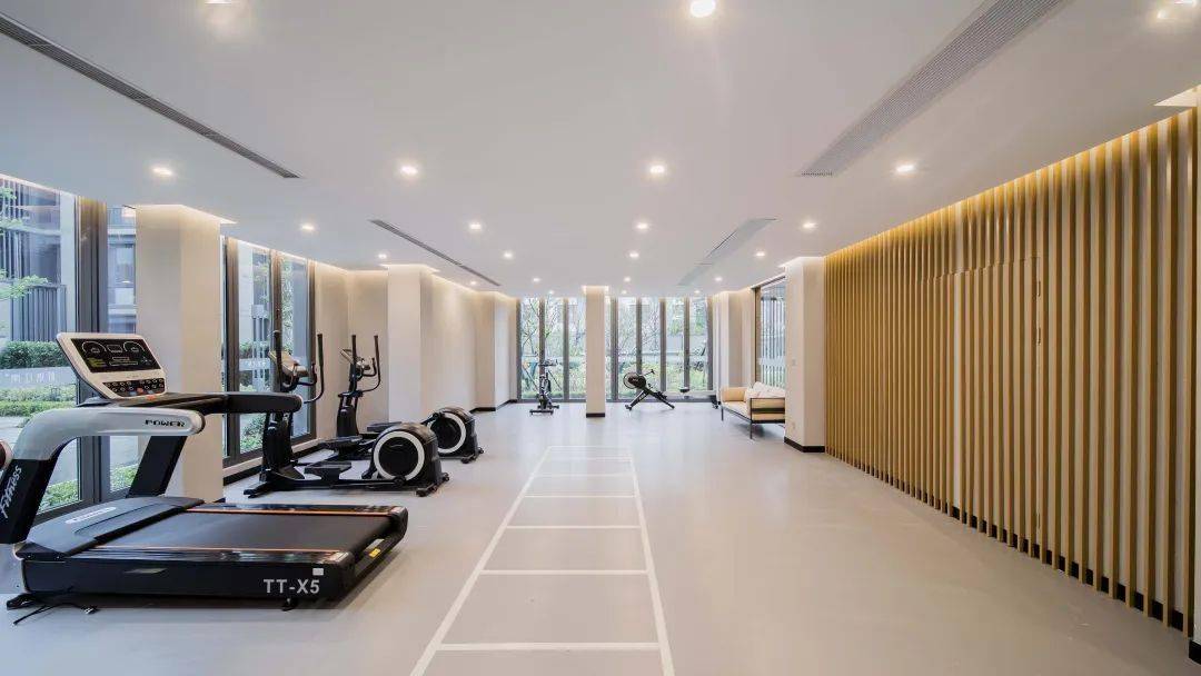 丽水绿城新盘桂语江南一座架空层泛会所将空间归还给生活