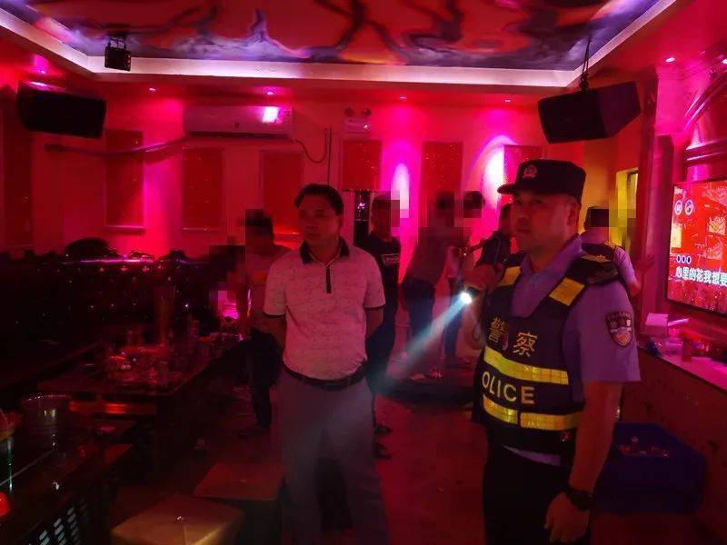 藤县这些酒吧被突击检查分别是疯狂酒吧金夜酒吧乌托邦演艺bar牡丹夜