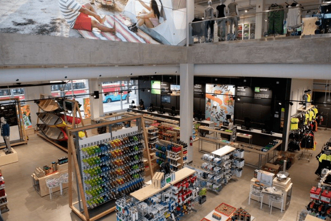 自行车这个以高端户外用品和服饰主打的品牌超过了costco和shopppers