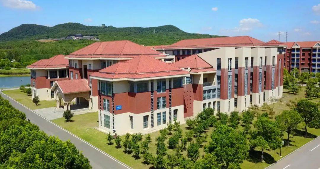 南京传媒学院生日快乐