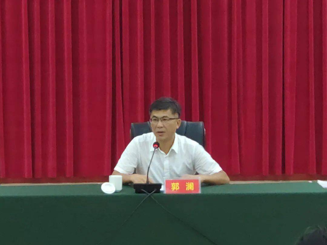 郭澜指出,通过实地观摩学习安远县中小学校体育场馆对外开放工作以及