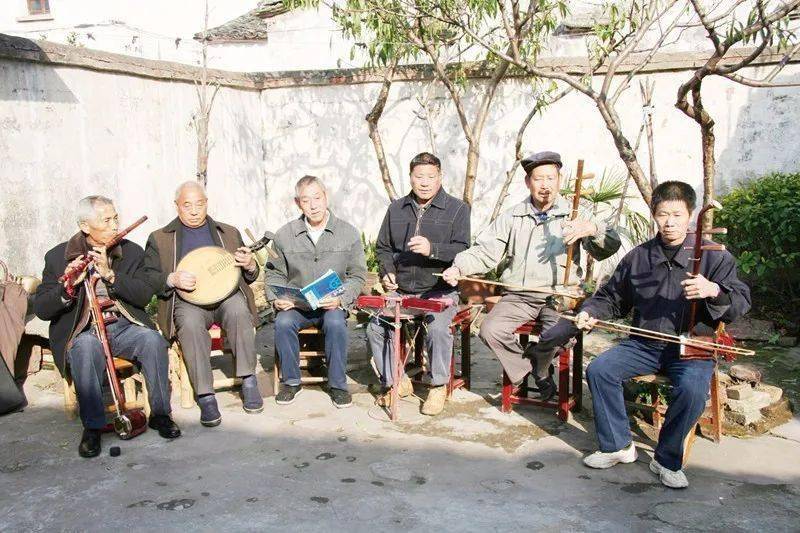 兰溪摊簧时光长河里的傲雪红梅