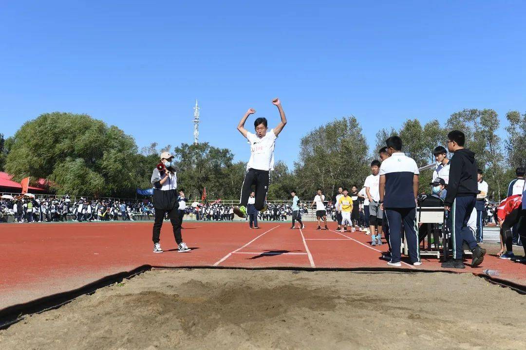 东风中学拼搏在路上加油新学期