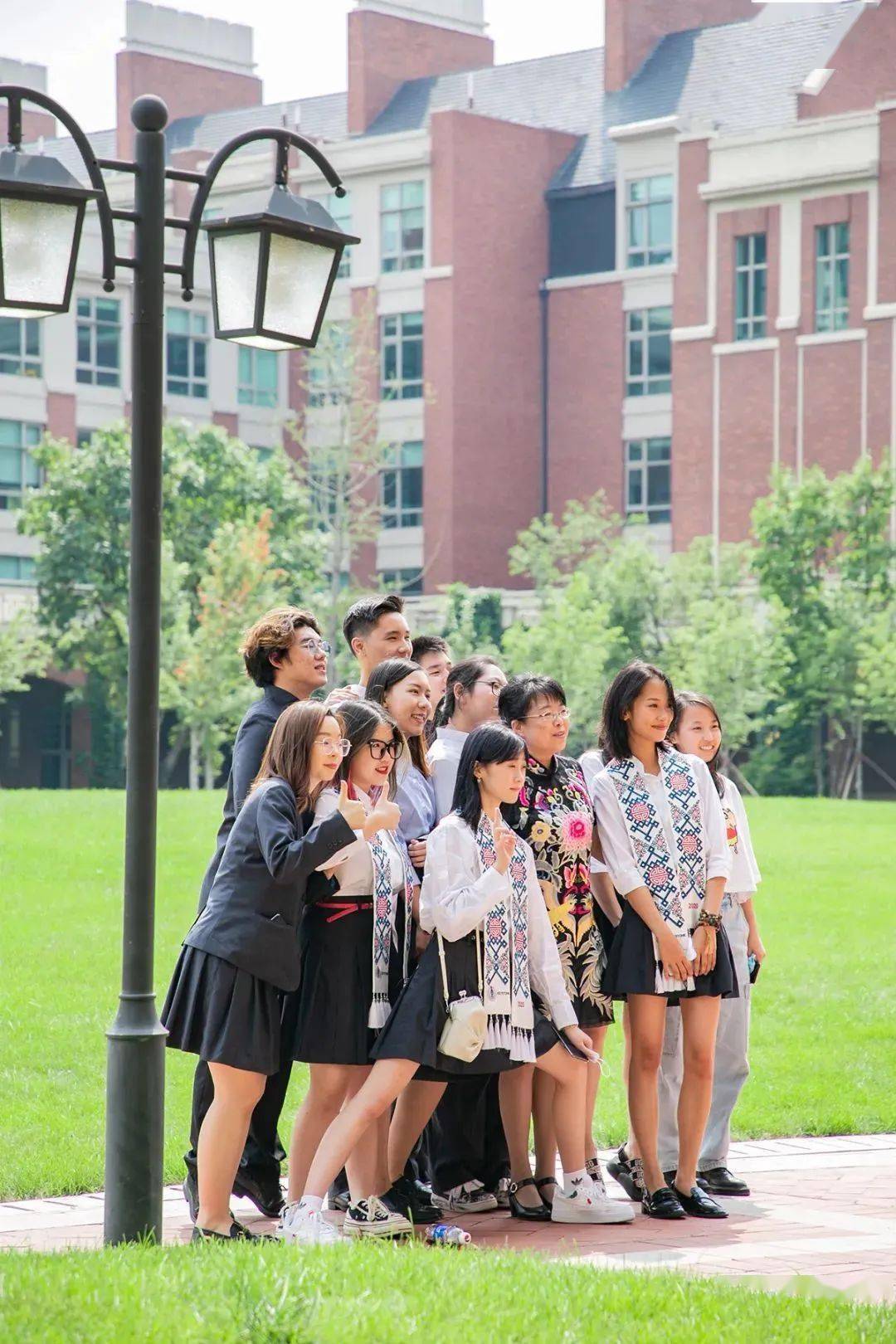 2020鼎石毕业典礼校长致辞:记住你们所失去的,但同时也不要忘记你们所