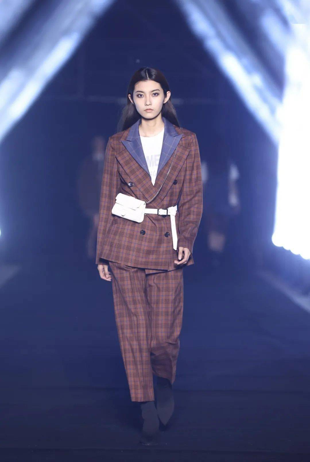 服装是生活的符号,也是文化的符号,"雷蒙"八十年的探索和积淀,讲述着