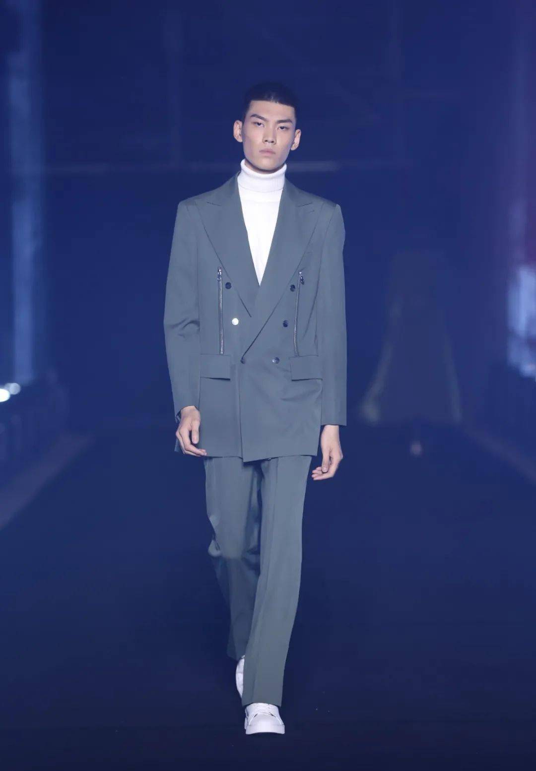 北京电视台全程直播东方宾利打造北京老字号品牌雷蒙八十周年盛典时装