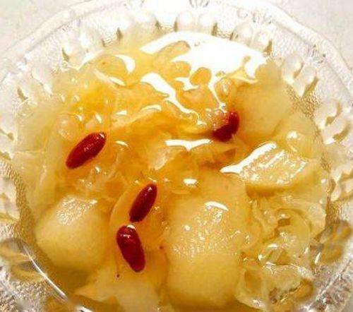 这样煮梨汤,止咳清肺火,不咳不喘一秋天!