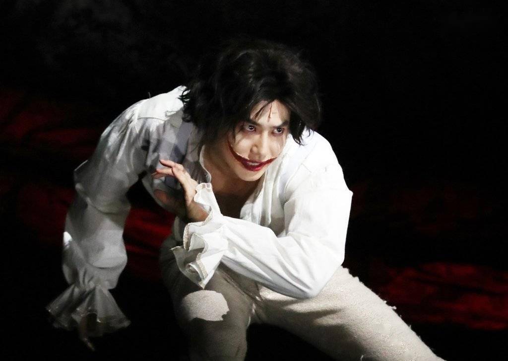 应粉丝要求,jtbc公开四张俊勉《笑面人》press call高清图