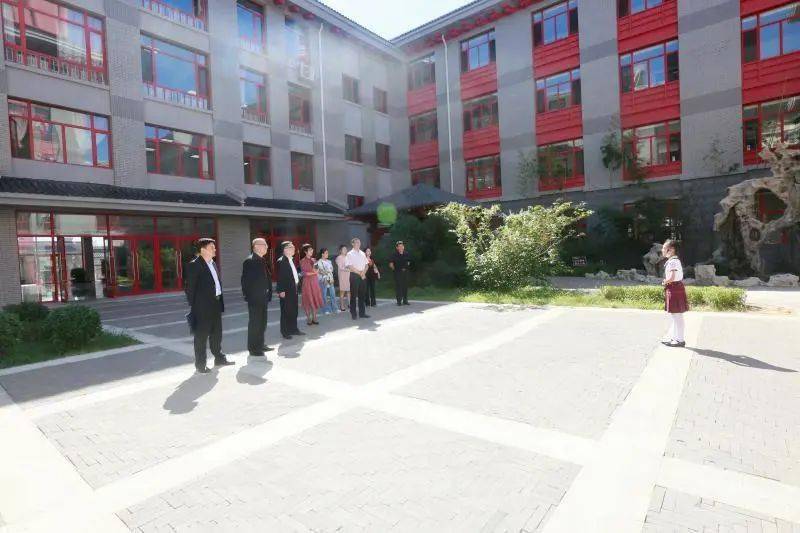 书院新闻法库县教育局考察组莅临大连南金实验学校参观金州教育史馆