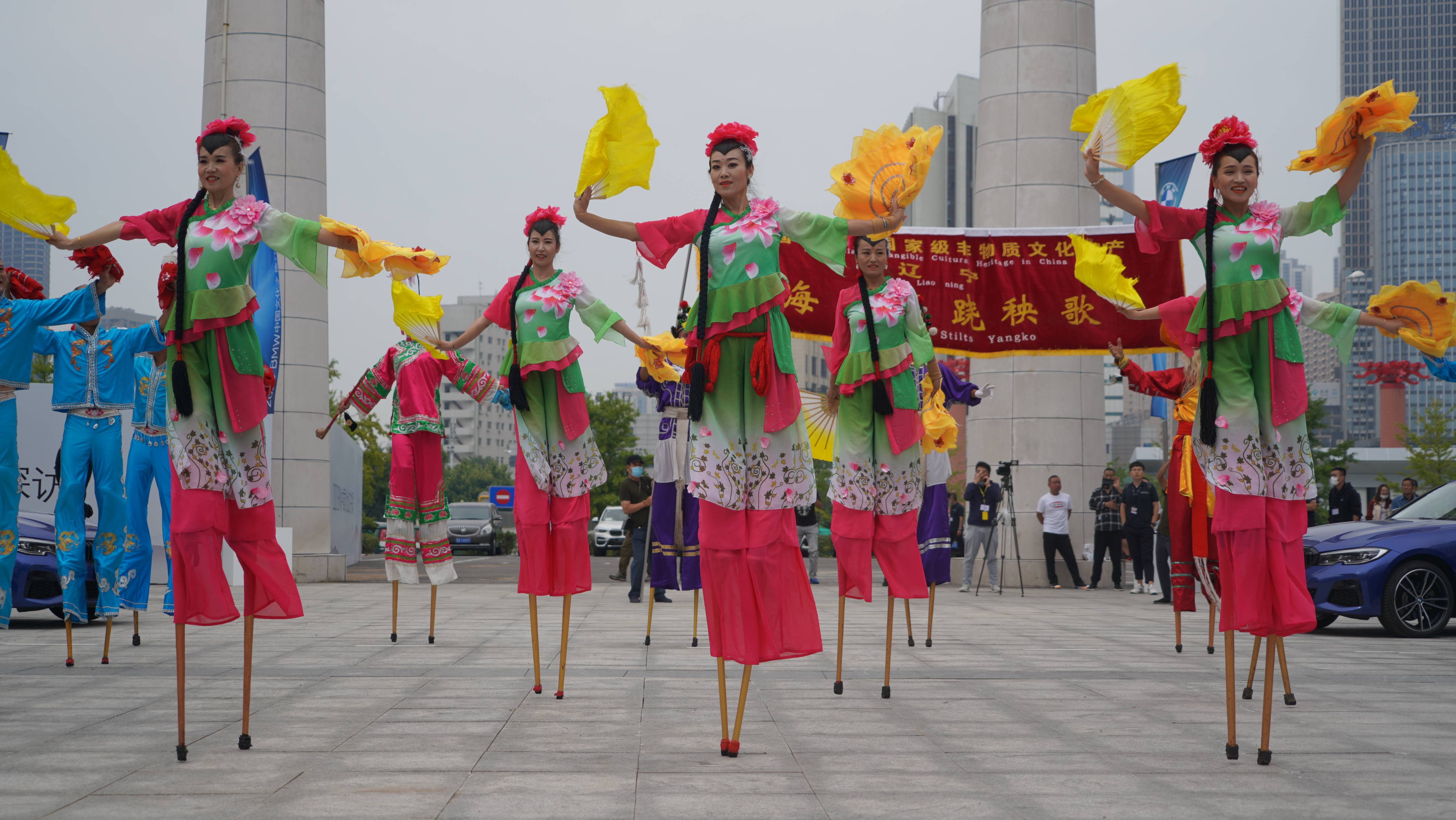 文化遗产是历代劳动人民通过长期生产生活中得出的宝贵经验和艺术瑰宝