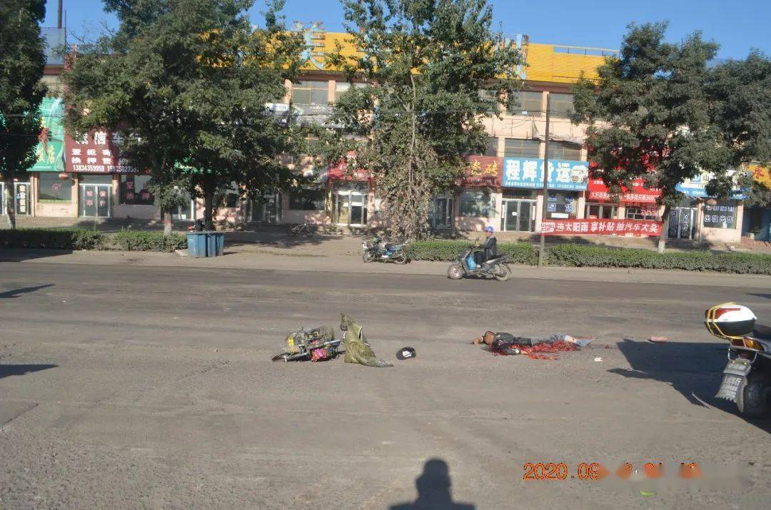 吕梁:骑行电动自动车出事故,死亡瞬间来临.