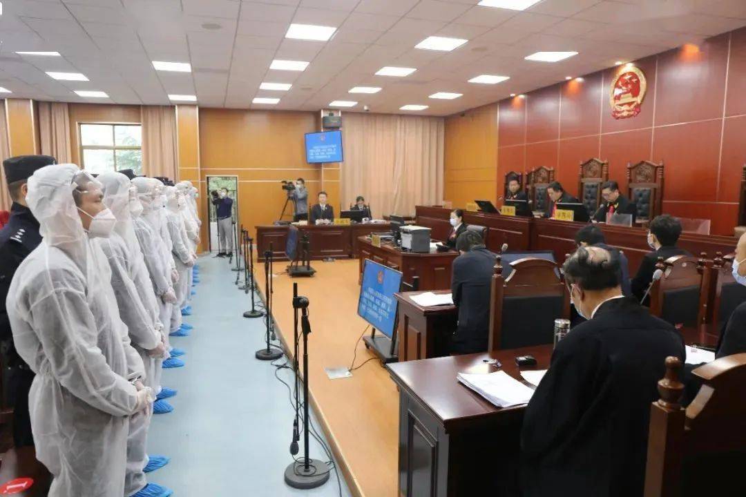 非法拘禁,赌博,开设赌场.鄂州这个涉黑团伙9人当庭认罪