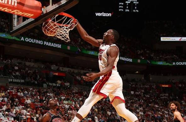 他208公分的身高和出色的弹跳能力甚至可以和霍华德与小乔丹相媲美