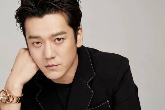 吴亚衡:曾是李咏搭档,如今在《我,喜欢你》中扮演赵露思舅舅