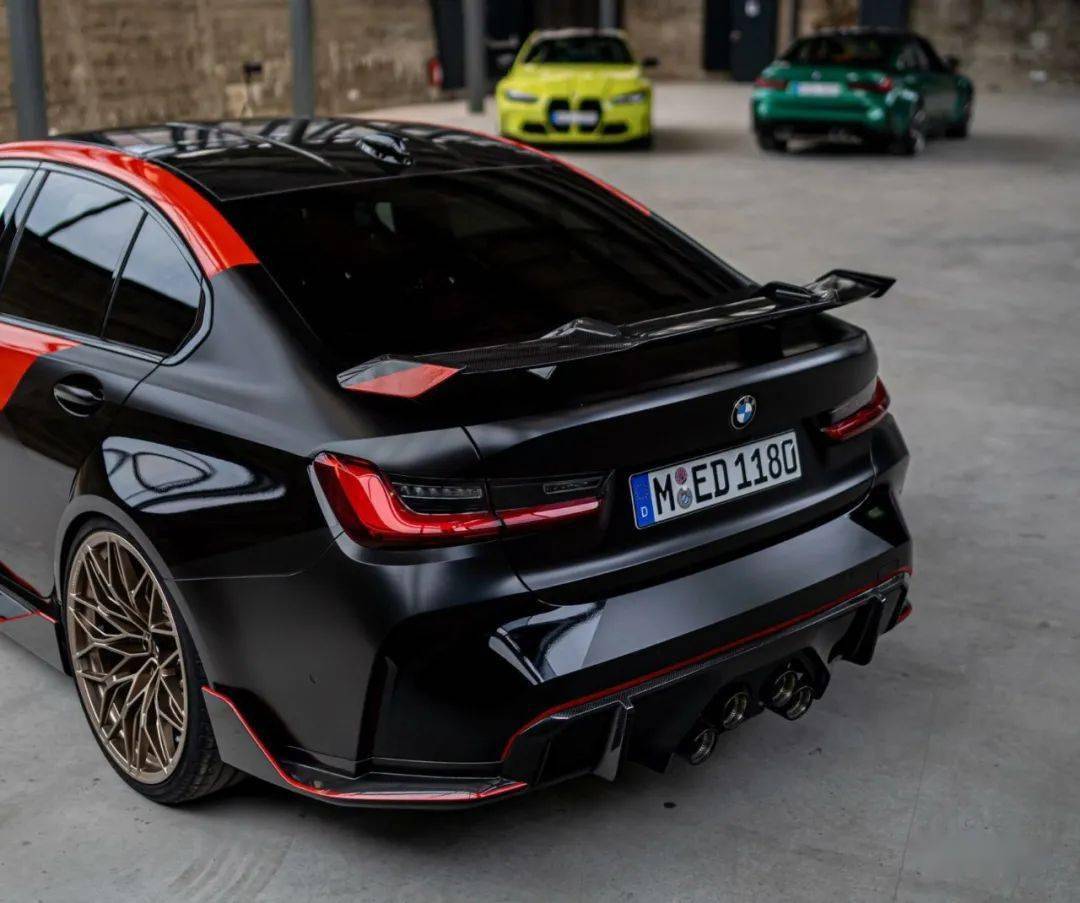 全新宝马m3m4官改出炉大门牙汽配风中置四出排气