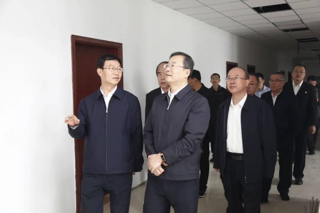 省高院党组书记院长孙洪山在吕梁调研