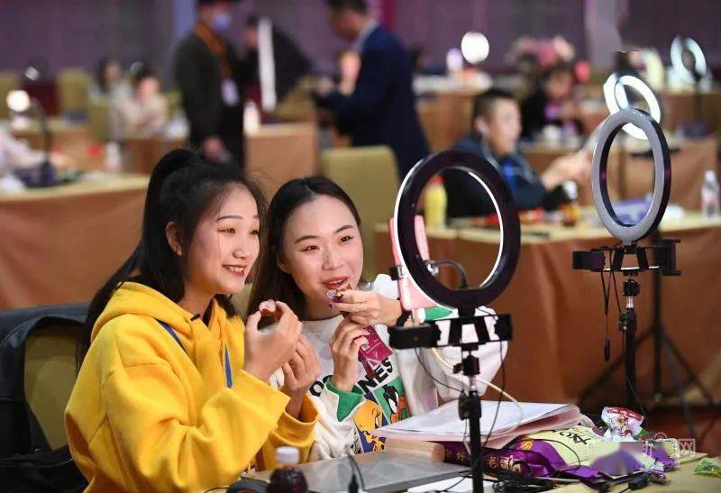 为家乡代言我自豪哈尔滨市首届直播销售职业技能大赛决赛举行